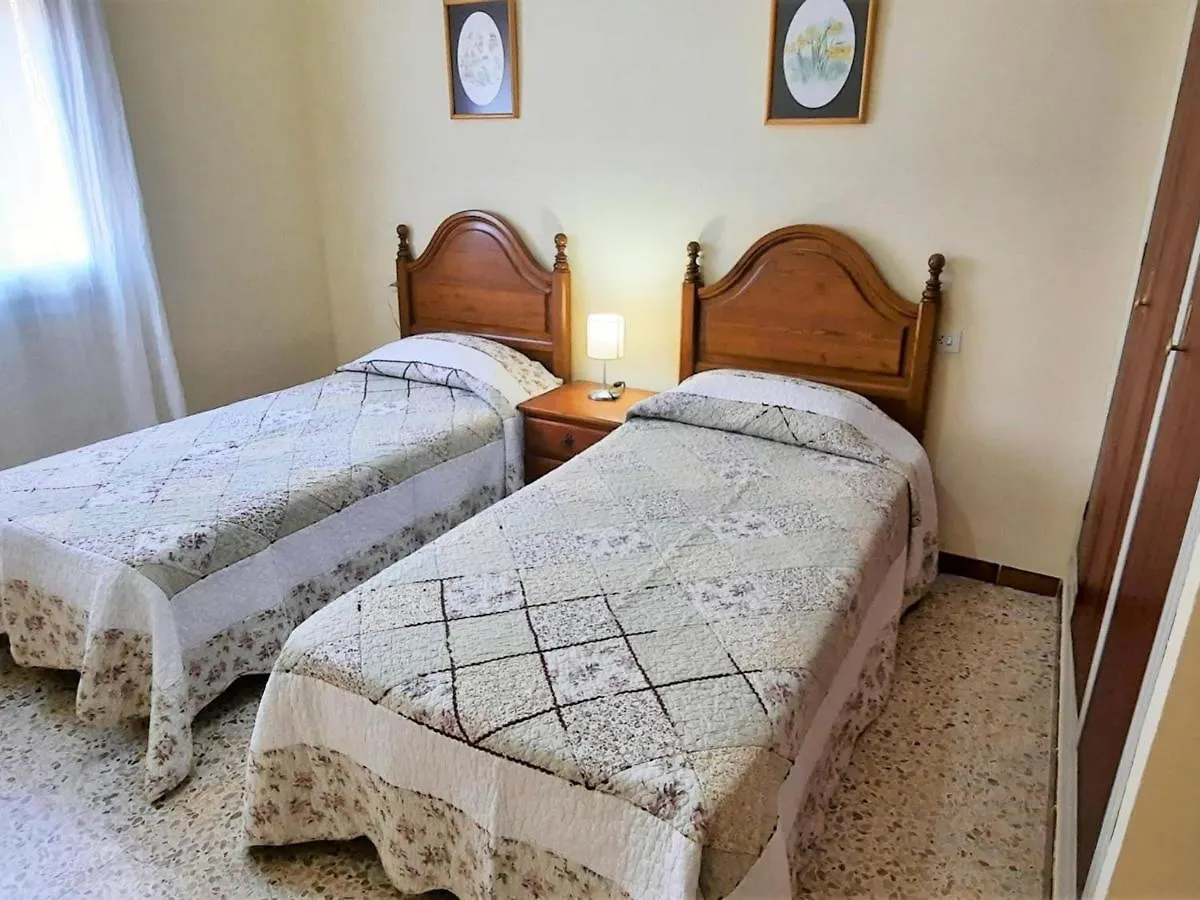 Apartamento En Llanca Con 2 Habitaciones, Cocina Equipada Y Estacionamiento - Ideal Para Familias - Es-170-42